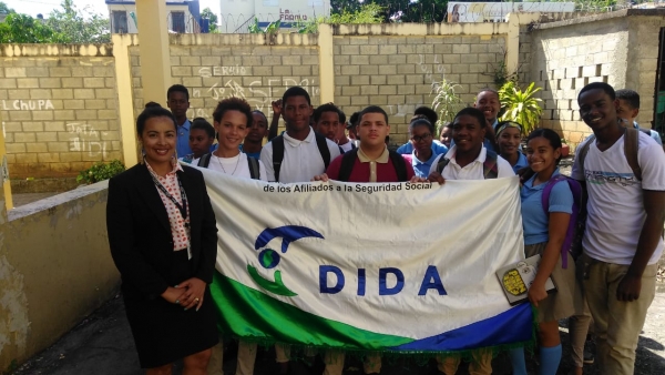 DIDA informa a las comunidades de Samaná sobre sus derechos en el SDSS