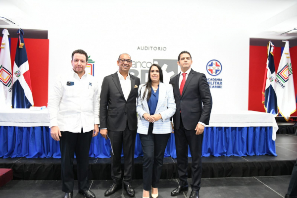 Titular de la DIDA, Carolina Serrata Méndez participa en el primer encuentro entre personalidades que ejercen, estudian e informan sobre asuntos globales