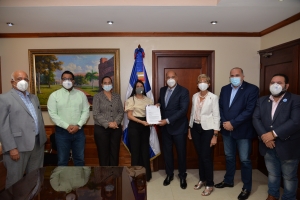 Carolina Serrata Méndez, Directora General de la DIDA se reúne con la Comisión de Seguridad Social, Trabajo y Pensiones para tratar temas sobre modificación de la Ley 87-01