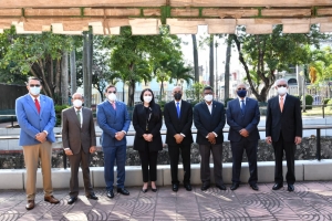 La DIDA participa junto a entidades del sistema en Ofrenda Floral en conmemoración del mes de la patria.