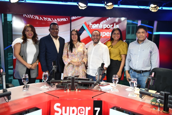 Carolina Serrata Méndez, titular de la Dirección General de la DIDA participó en el programa de radio “Ahora La Super 7” de la emisora 107.7 FM.