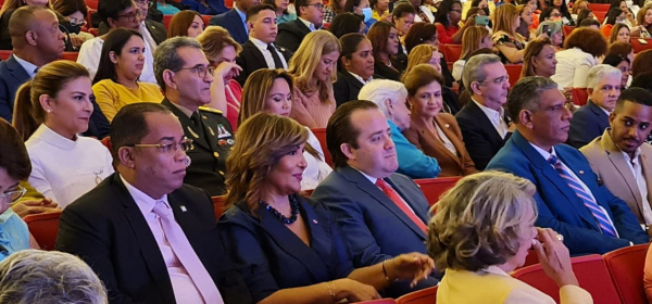 Carolina Serrata Méndez, titular de la DIDA participa en la 37va. Entrega Medalla al Mérito de la Mujer Dominicana 2022