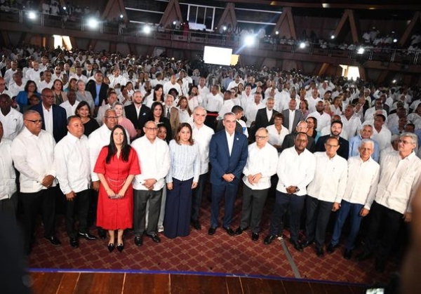 La Directora General de la DIDA Carolina Serrata Méndez, participó en el evento organizado por las Centrales Sindicales CNUS, CASC, CNTD, conmemorativo al día internacional del trabajo