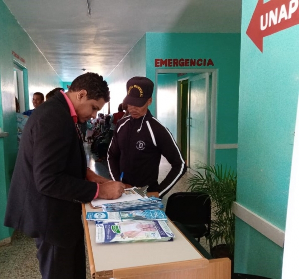 La DIDA realiza Operativo Móvil de Orientación y Defensoría en Centro de Salud de La Romana