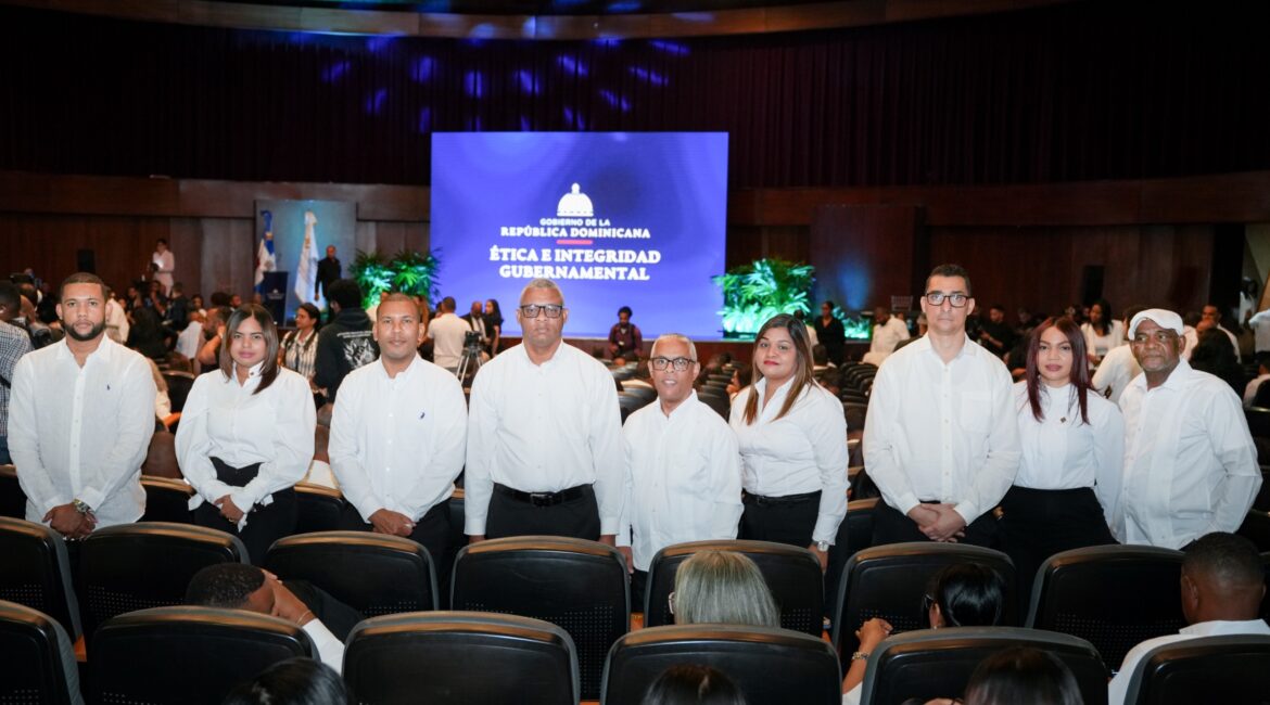 Juramentación de los integrantes del comite de etica