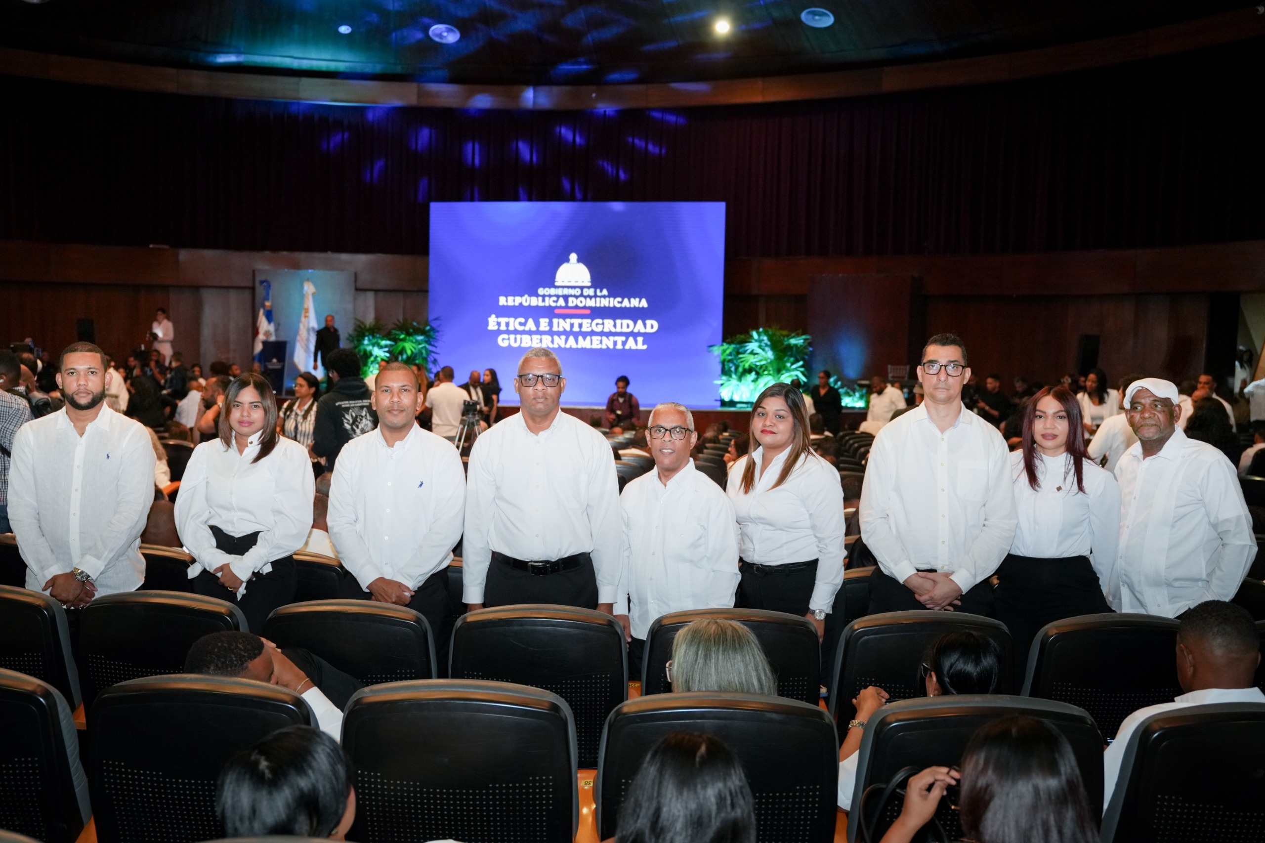 Juramentación de los integrantes del comite de etica