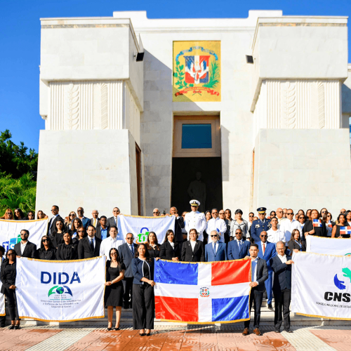 DIDA participa junto a instancias del Sistema en acto solemne con ofrenda en el Altar de la Patria2