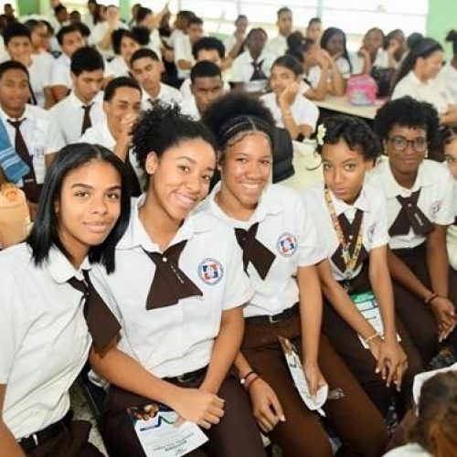 DIDA y PROPEEP capacitan a estudiantes sobre derechos en la seguridad social