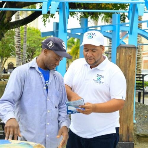 Operativo de orientación de la DIDA llega a Samaná y San Francisco de Macorís